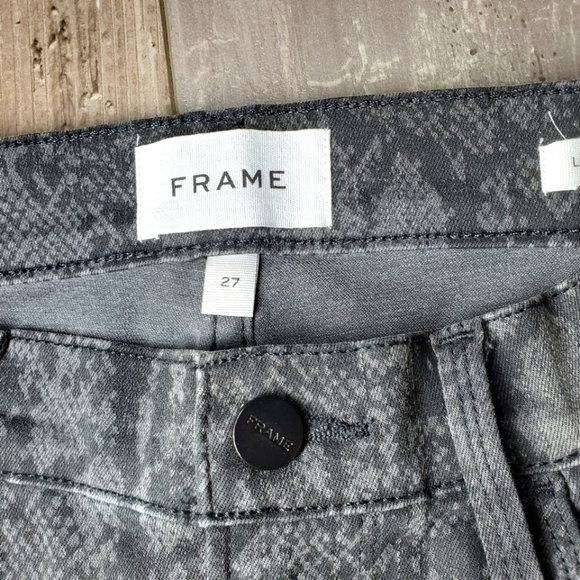 Frame Denim Women's Snake Print Jeans Size 27 Black Gray Skinny Stretchy NWOT - Picture 2 of 16